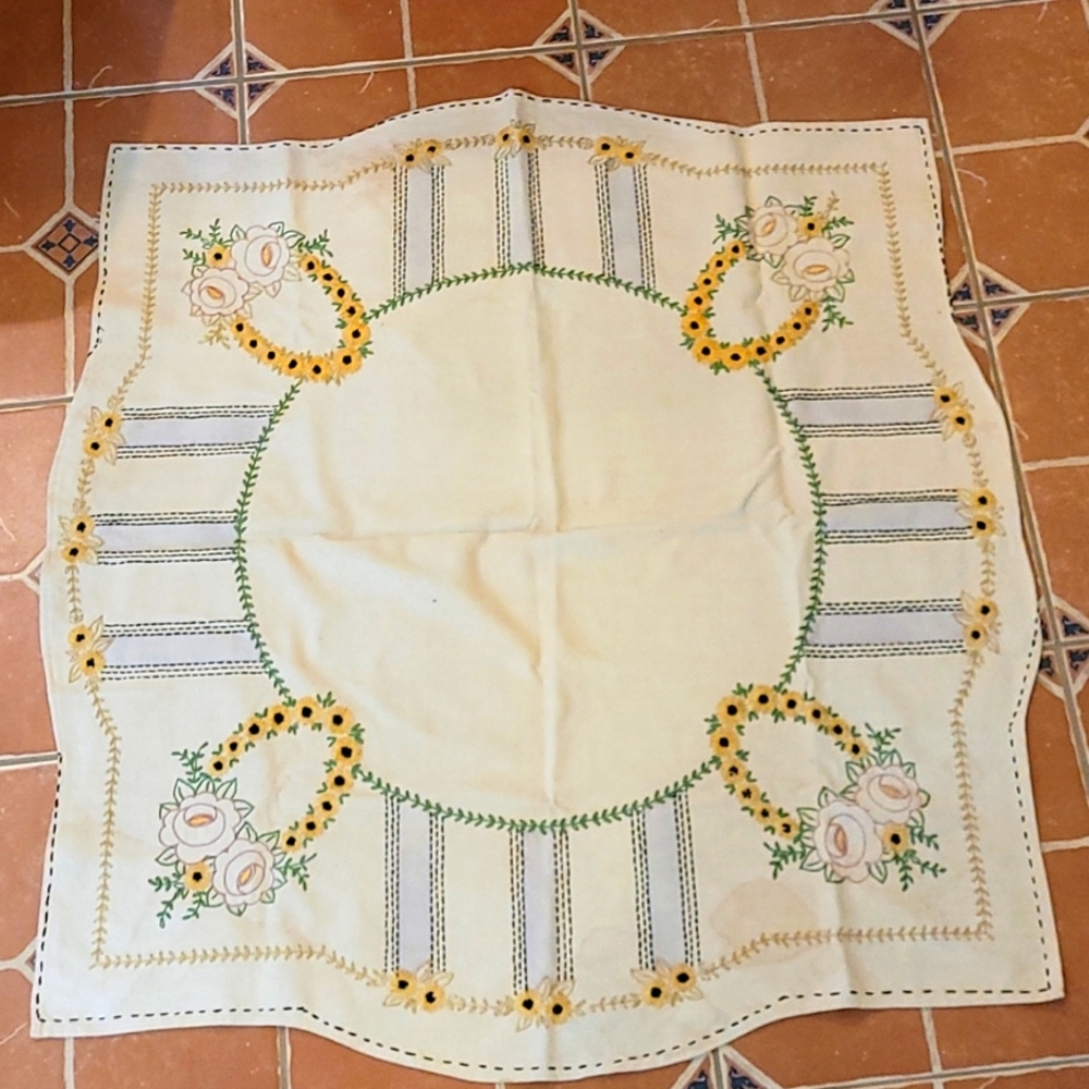 Beautiful Vintage hand embroidered linen tablecloth